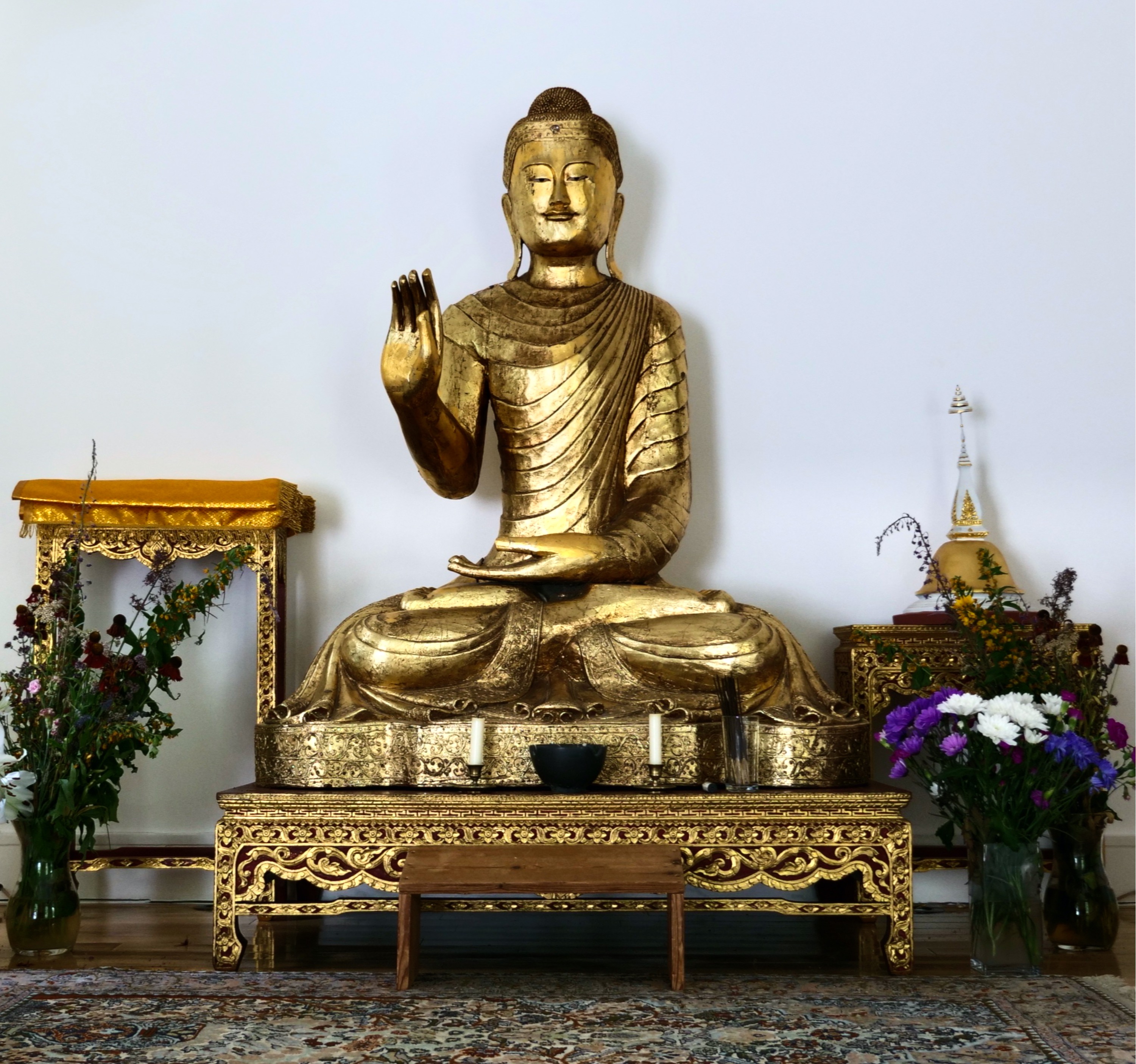 Buddharūpa - The Samatha Meditation Centre, Milton Keynes